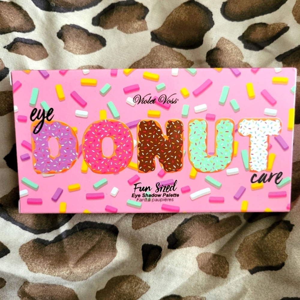 VIOLET VOSS Eye Donut Care Fun Sized Eye Shadow Palette Eyeshadow Mix Co…